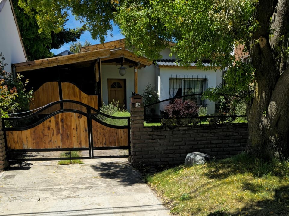 Casa KiKa Ñireco House in San Carlos Bariloche