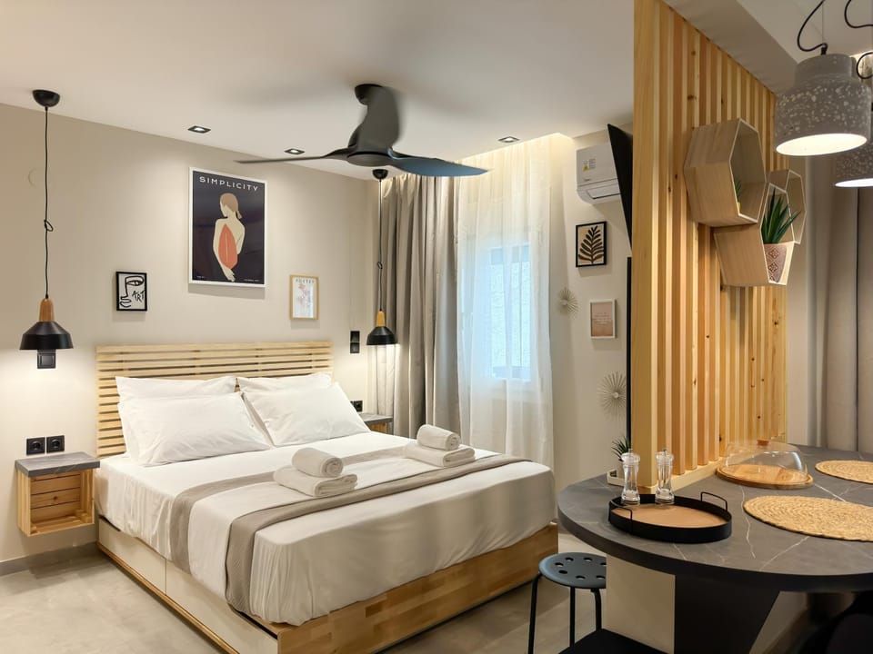 Bed, Photo of the whole room, Bedroom, towels, air conditioner