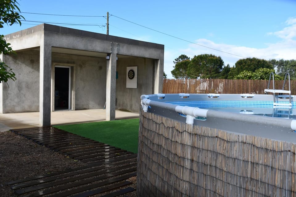 Property building, Pool view, Parking