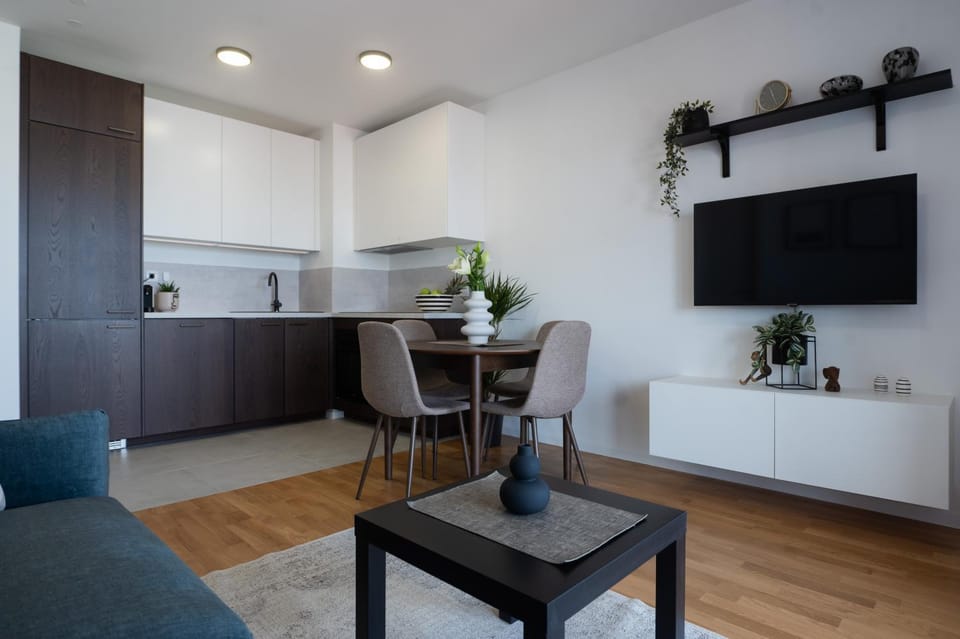 TV and multimedia, Kitchen or kitchenette, Dining area