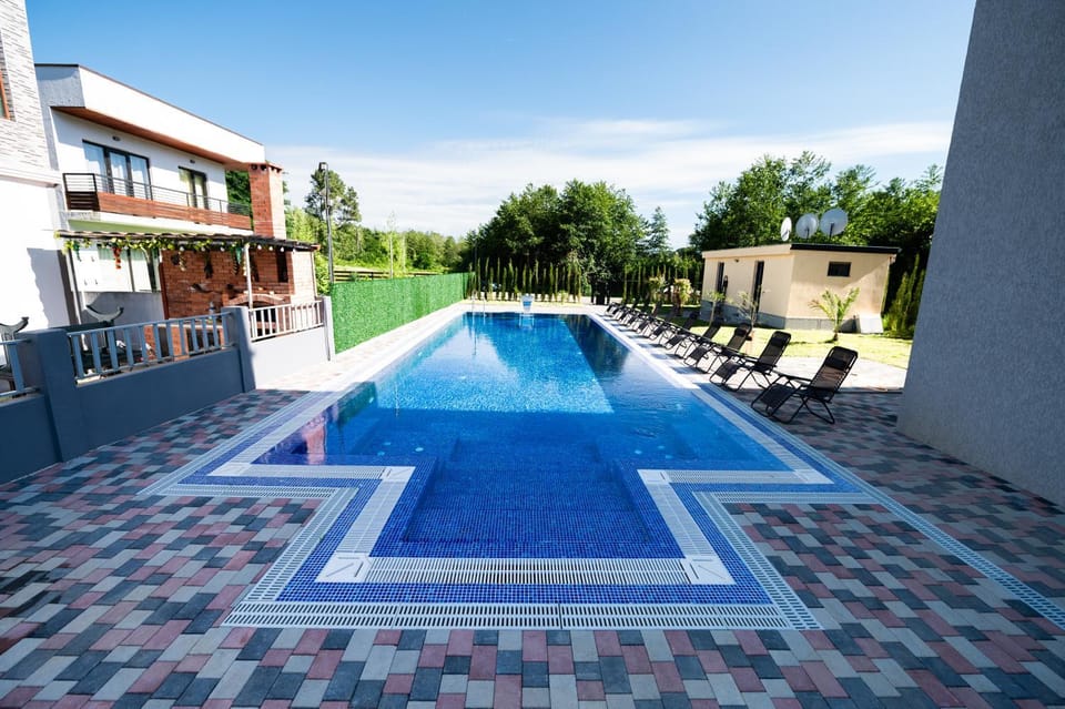 Day, Swimming pool, sunbed