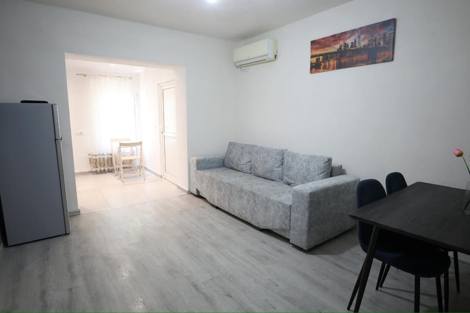 View (from property/room), Kitchen or kitchenette, Living room, Living room, Seating area, Dining area, Time of day, air conditioner