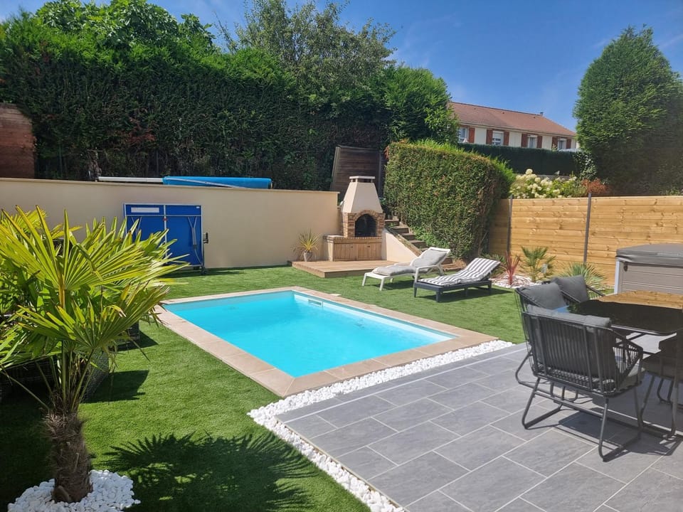 BBQ facilities, Swimming pool