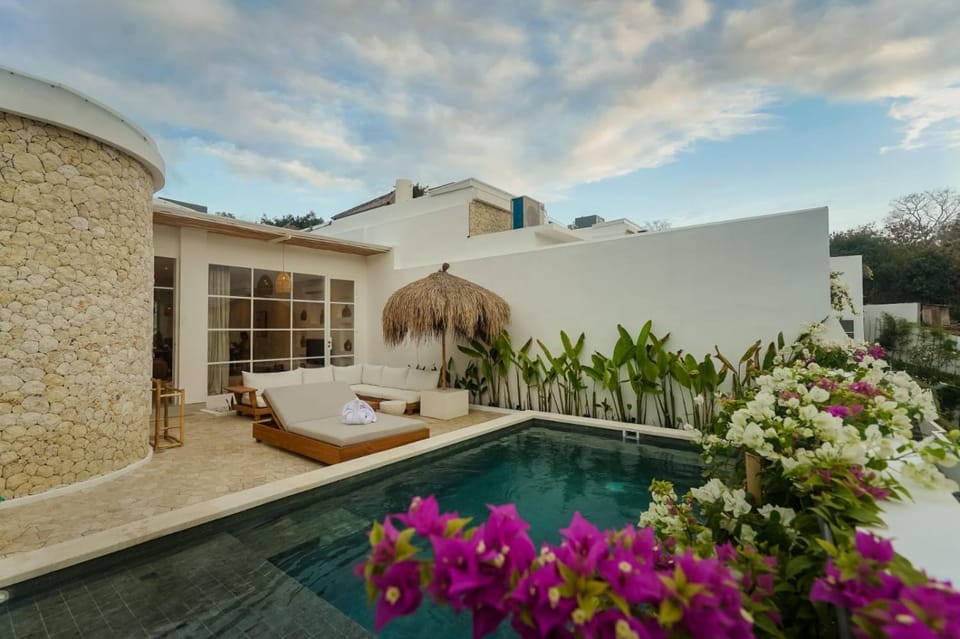 3 Bedrooms Sanctuary Villa Uluwatu Villa in Bali