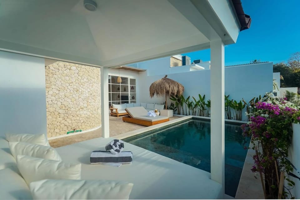 Property building, Swimming pool