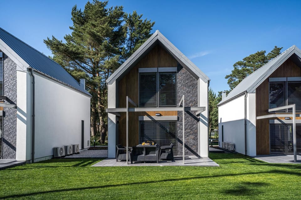 Property building, Garden, Garden view