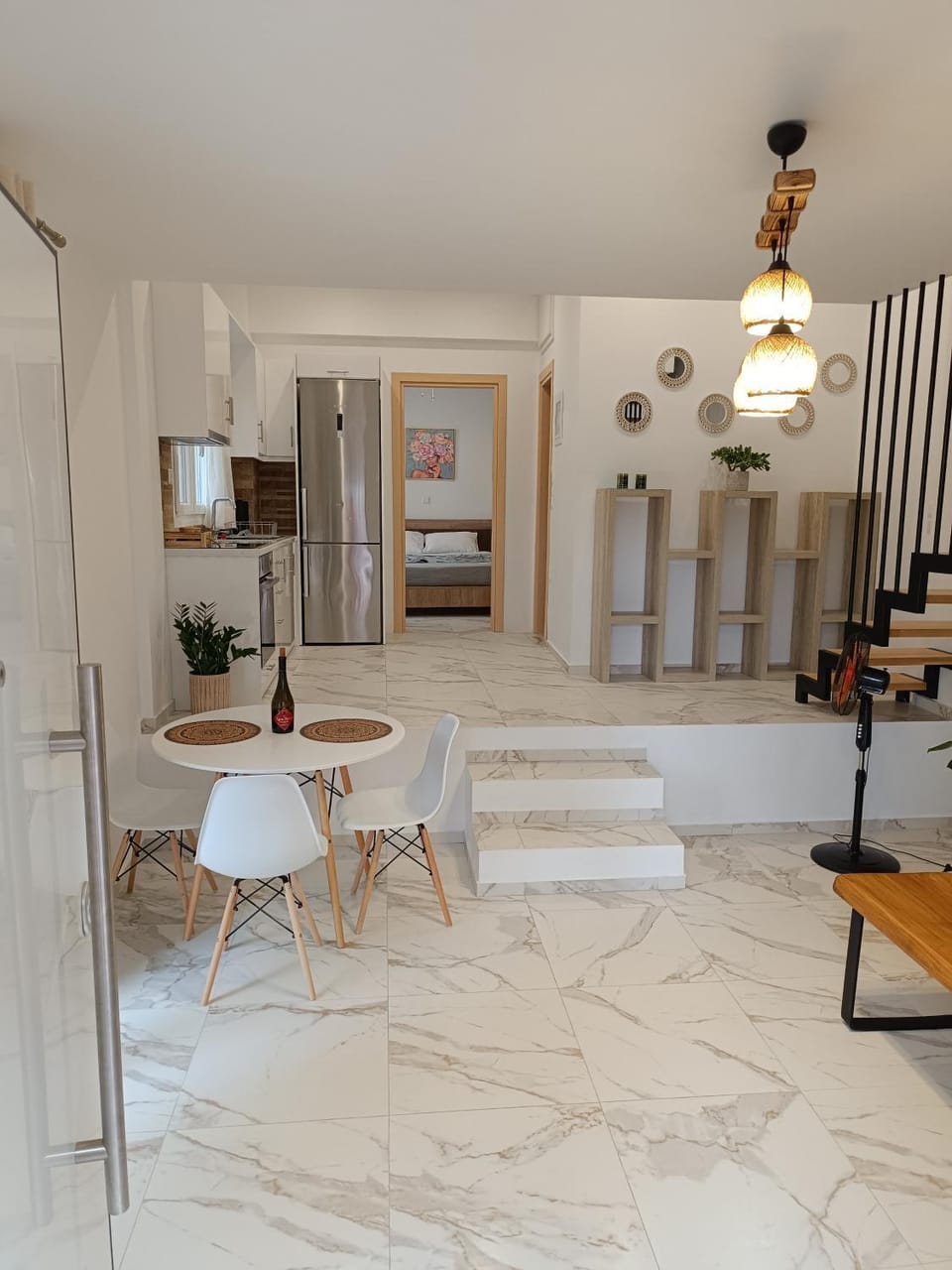 Seating area, Dining area