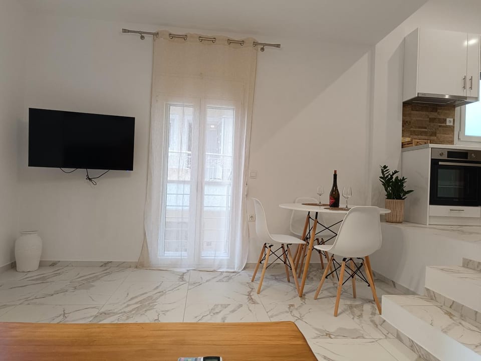 TV and multimedia, Seating area
