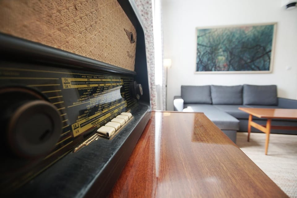 Communal lounge/ TV room, Living room, Seating area, Evening entertainment
