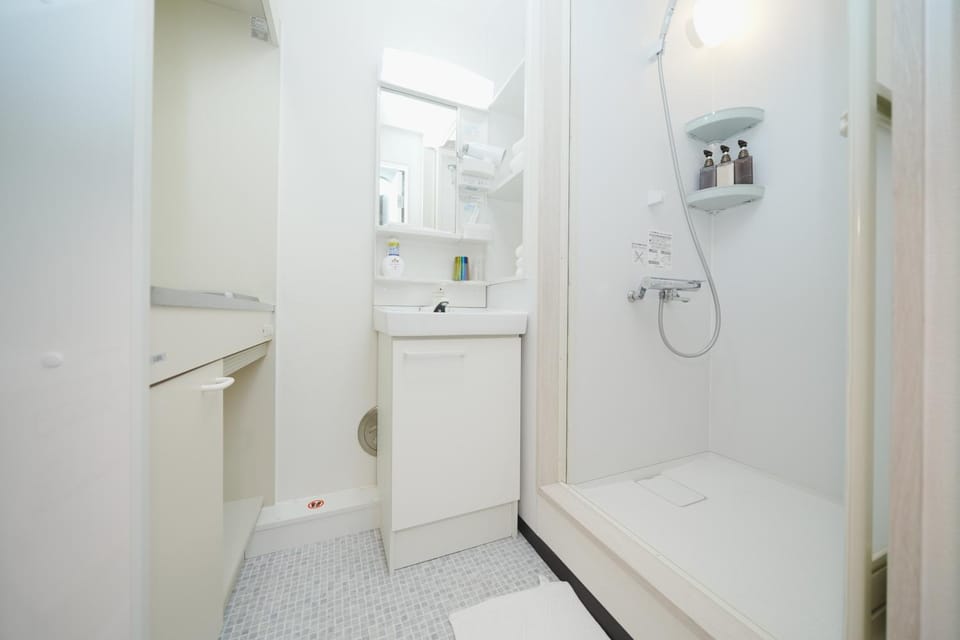 Shower, Bathroom, towels