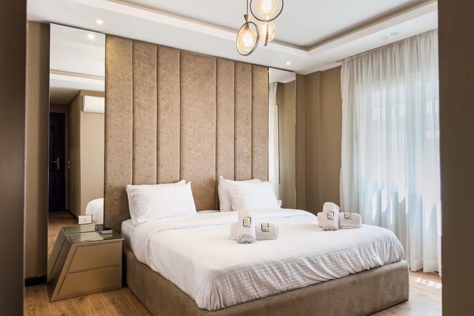 Flattering 2BDR - 5 min to Airport Apartment in New Cairo City