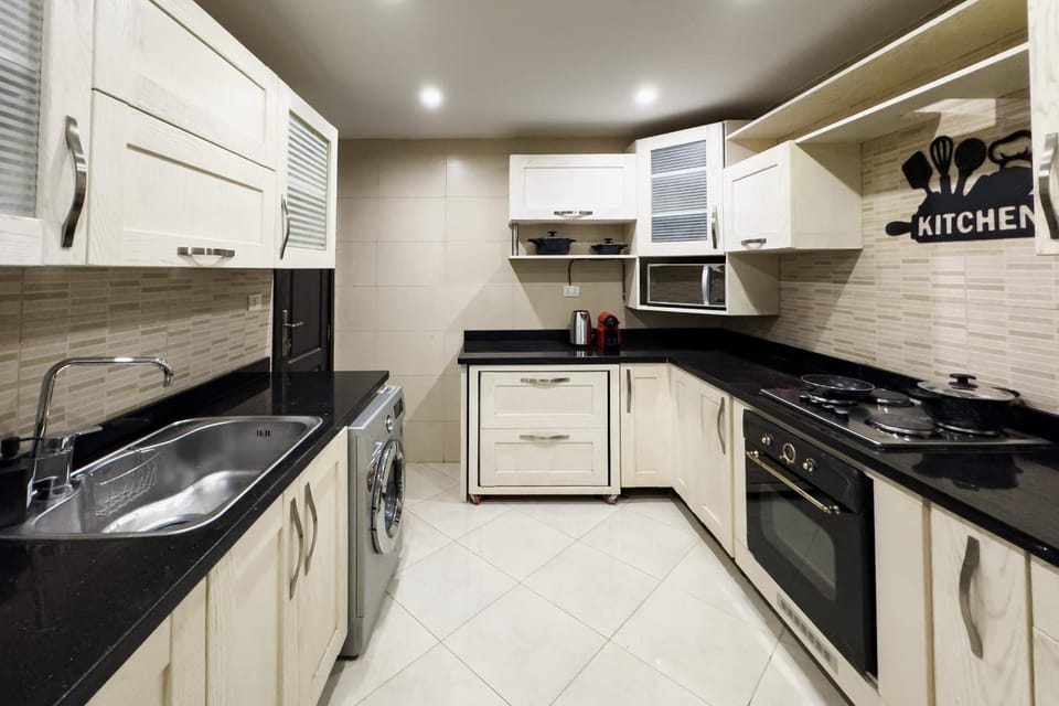 Flattering 2BDR - 5 min to Airport Apartment in New Cairo City
