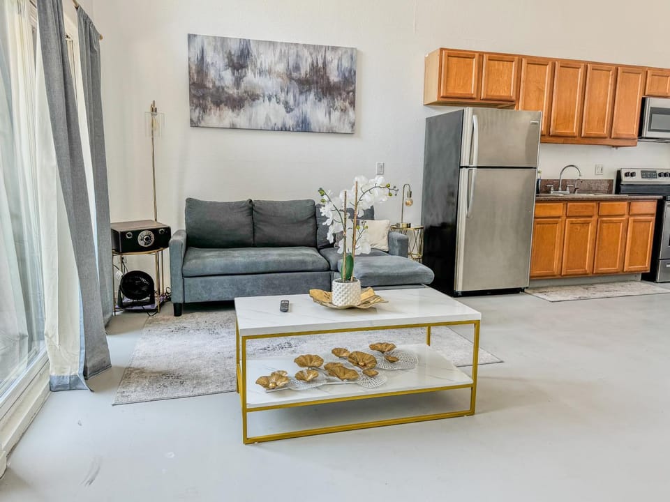 Beautiful Loft in Little Italy SD with Parking Apartment in San Diego