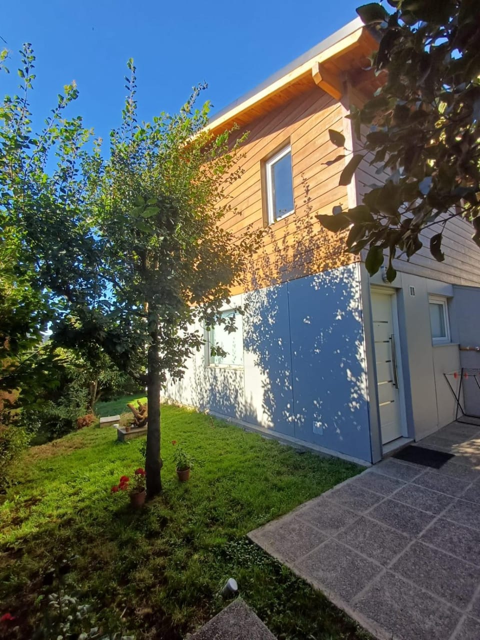 Facade/entrance, Garden view