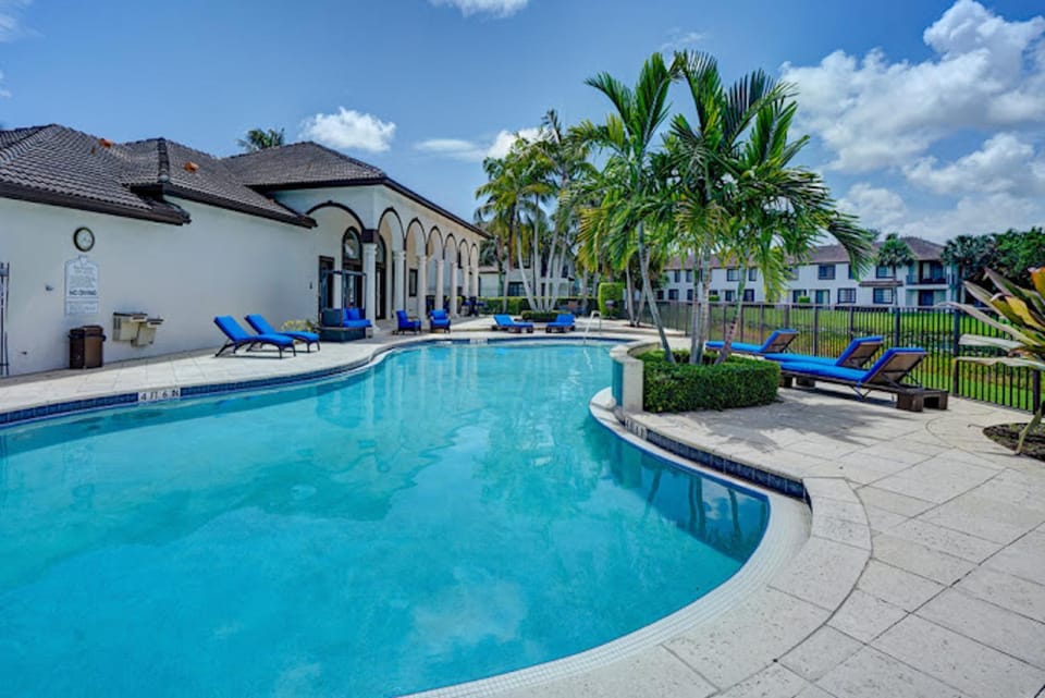 Property building, Swimming pool