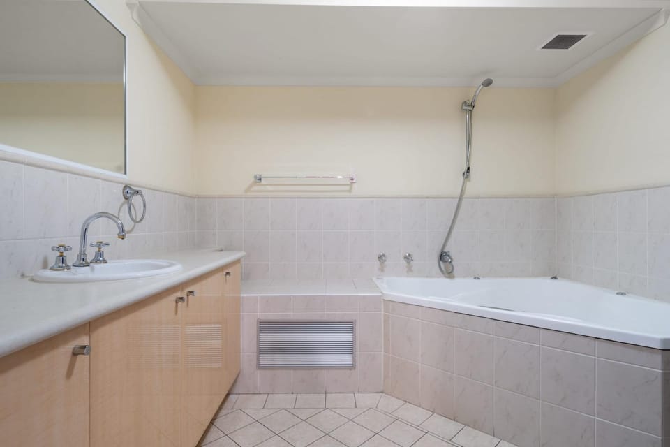 Apartment on William in CBD - 2 Bed 2 Bath Wi-Fi Apartment in Bathurst