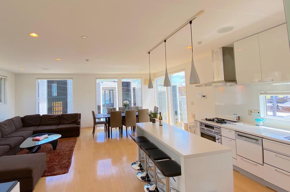 Kitchen or kitchenette, Living room