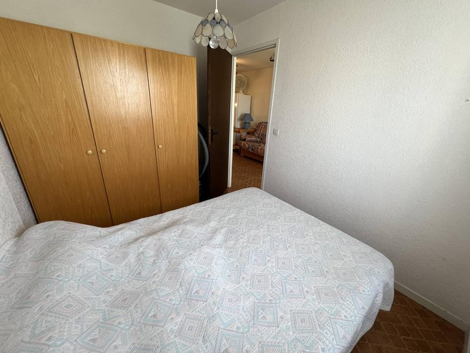 Charmant T2 avec loggia, TV, lave-linge, climatisation portative, proche port et plage à Port Leucate - FR-1-81-621 Apartment in Leucate