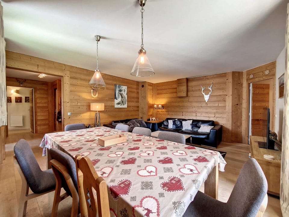 Magnifique appartement familial ski aux pieds, 8 pers, parking inclus - FR-1-518-159 Apartment in Val dIsere