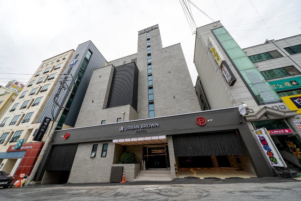 Property building, Day