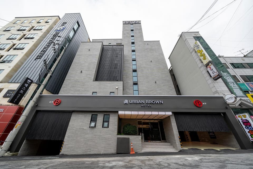 Property building, Day