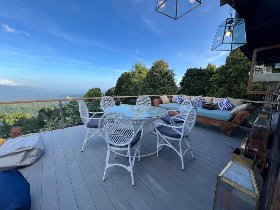 Natural landscape, View (from property/room), Balcony/Terrace, Living room, Seating area, Dining area