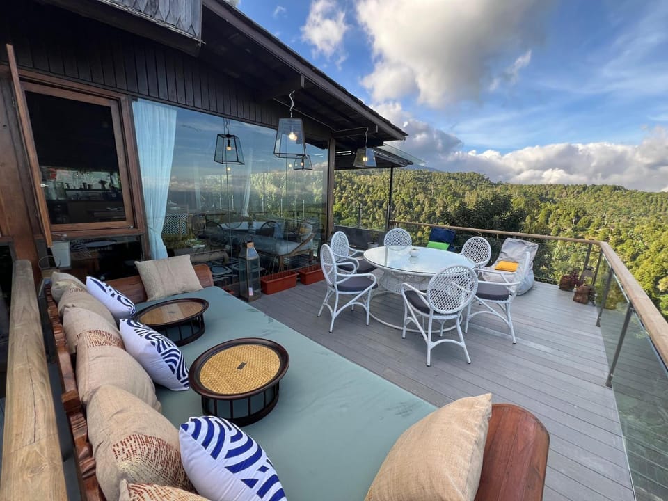 Natural landscape, View (from property/room), Balcony/Terrace, Seating area, Dining area, Garden view, Mountain view