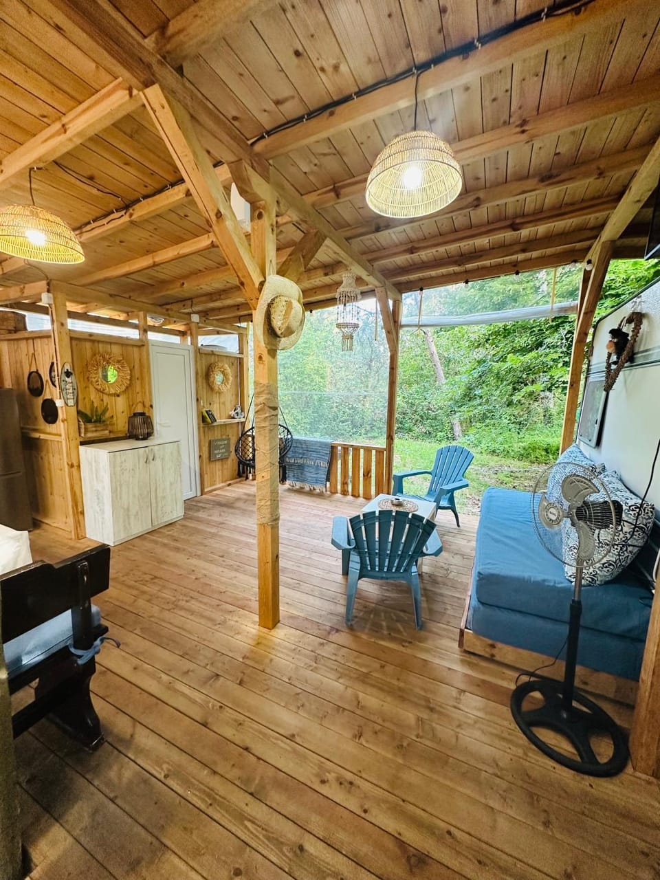 Patio, Kitchen or kitchenette, Seating area, Dining area