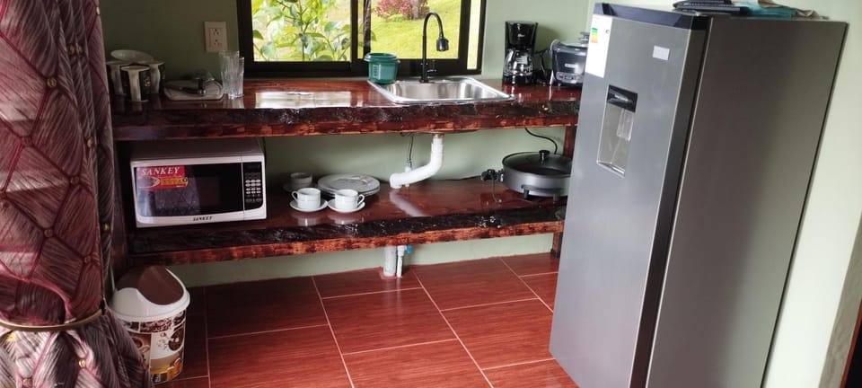 Hospedaje El Paraíso Apartment in Puntarenas Province
