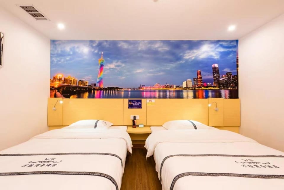 Hello Hotel 哈啰酒店广州白云黄石马务地铁站店 Hotel in Guangzhou