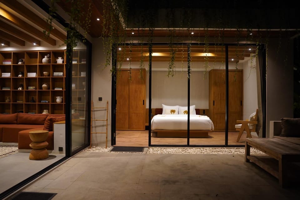 Bed, Night, Living room, Photo of the whole room, Seating area, Bedroom, wardrobe