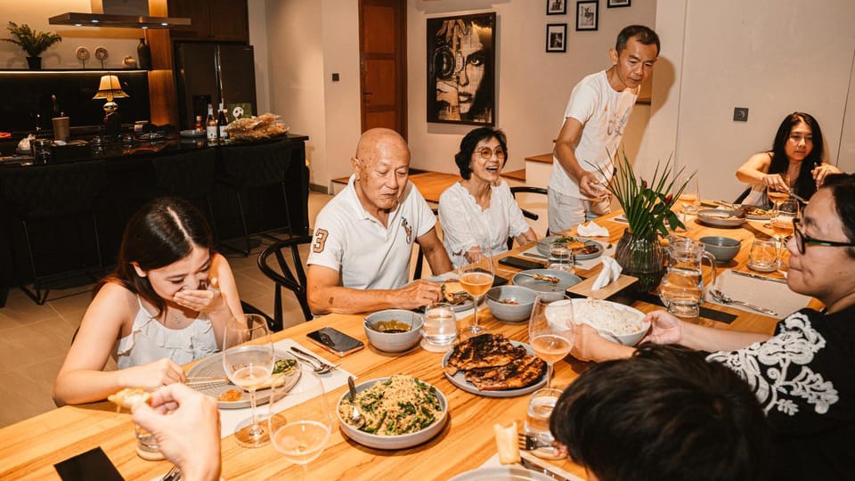 Food and drinks, Dining area, Dinner, Family