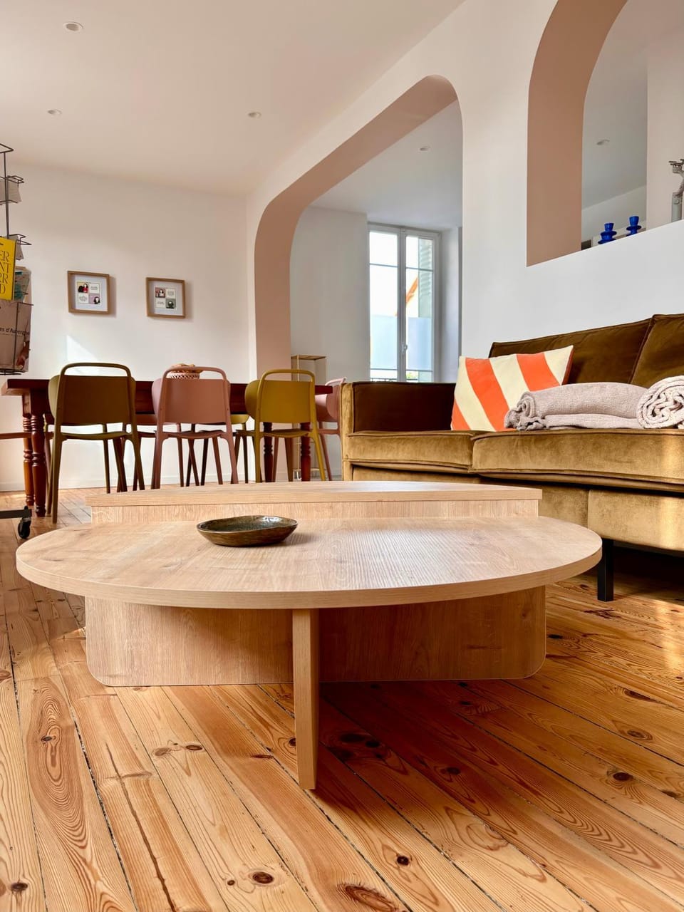 Living room, Seating area, Dining area