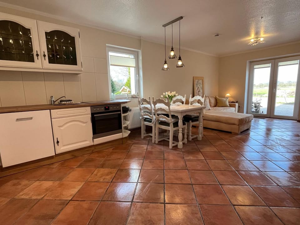 Kitchen or kitchenette, Living room, Seating area, Dining area, dishwasher, pet friendly, stove