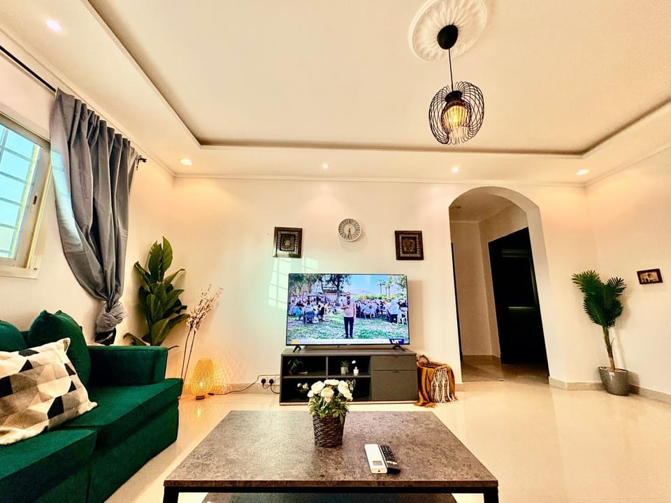 Lovly apt in Qurtubah Classy area full of services near by Apartment in Riyadh