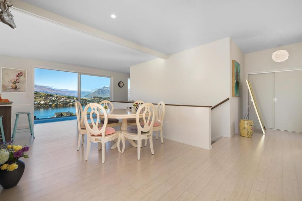 Amazing lake view room #2 Vacation rental in Queenstown