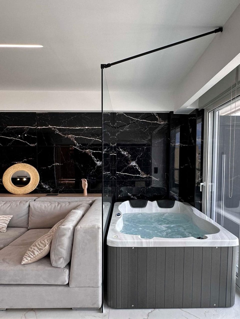 Hot Tub, Hot Tub, Living room