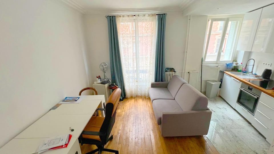 Kitchen or kitchenette, Living room