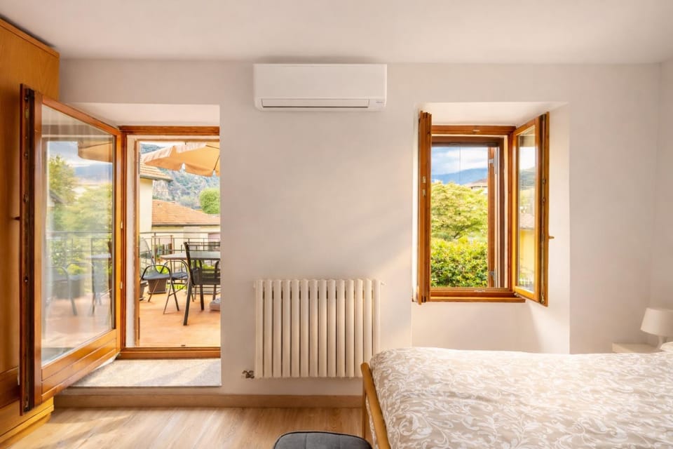 Bed, Photo of the whole room, Bedroom, air conditioner
