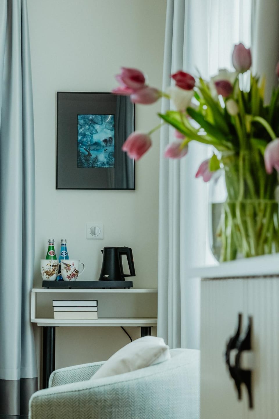 Photo of the whole room, Decorative detail, Bedroom