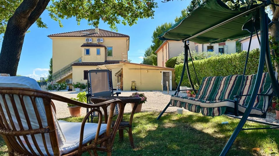 S340 - Sirolo, nuovo bilocale in centro con posto auto Apartment in Sirolo