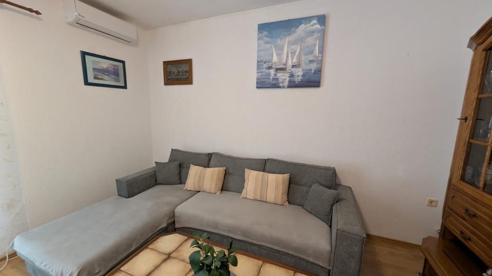 Apartment Livaja -Easy City Access 2DB, Parking, Klima Apartment in Zadar