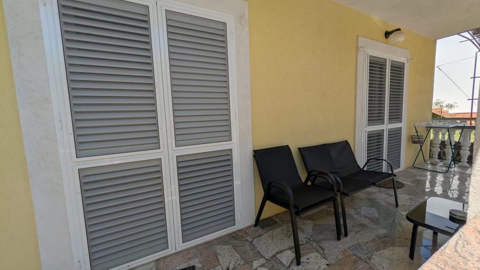 Apartment Livaja -Easy City Access 2DB, Parking, Klima Apartment in Zadar