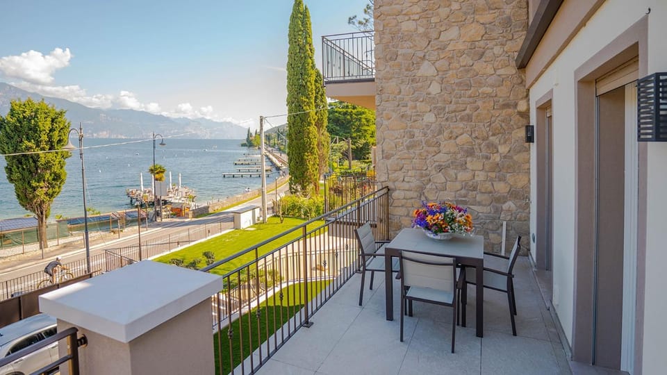 Day, Balcony/Terrace, Balcony/Terrace, Lake view
