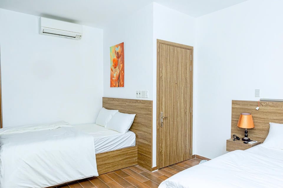 Bed, Photo of the whole room, Bedroom, air conditioner