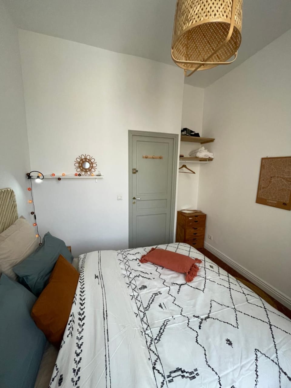 Bed, Photo of the whole room, Bedroom, wardrobe