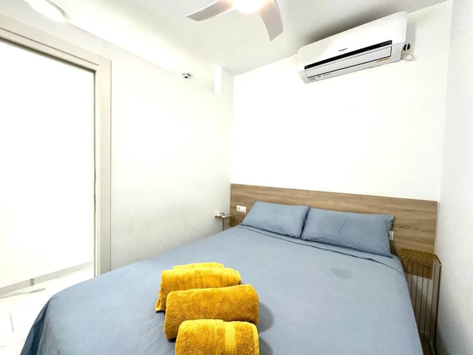 Loft 1 Dorm Torremolinos WiFi Centro Urbano Plaza Apartment in Torremolinos