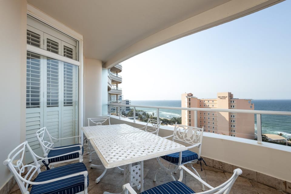 View (from property/room), Balcony/Terrace, Seating area, Dining area, Sea view