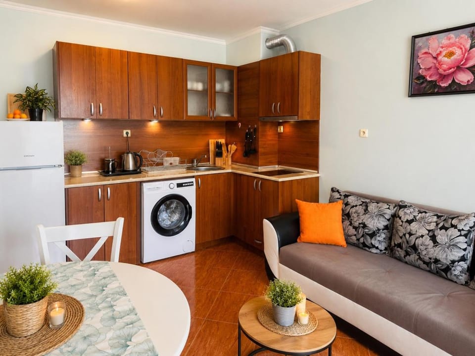 Helios Apartament Studio near Sea Apartment in Burgas Province