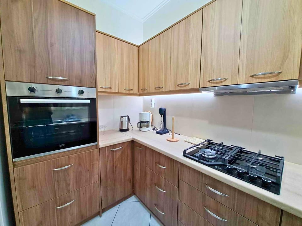 Coffee/tea facilities, Kitchen or kitchenette, minibar, stove, toaster